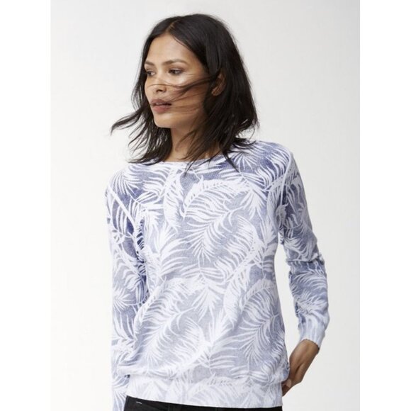Tommy Bahama Women's Blue and White Sweater - Picture 1 of 7
